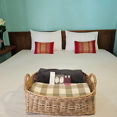 Koh Ngai Kaimuk Thong Resort Exteriör bild