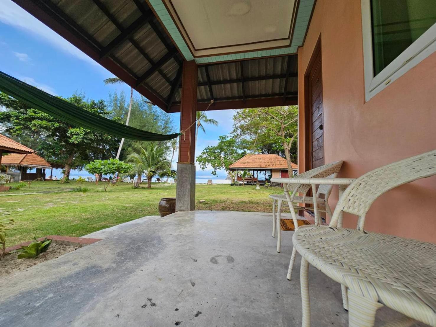 Koh Ngai Kaimuk Thong Resort Exteriör bild
