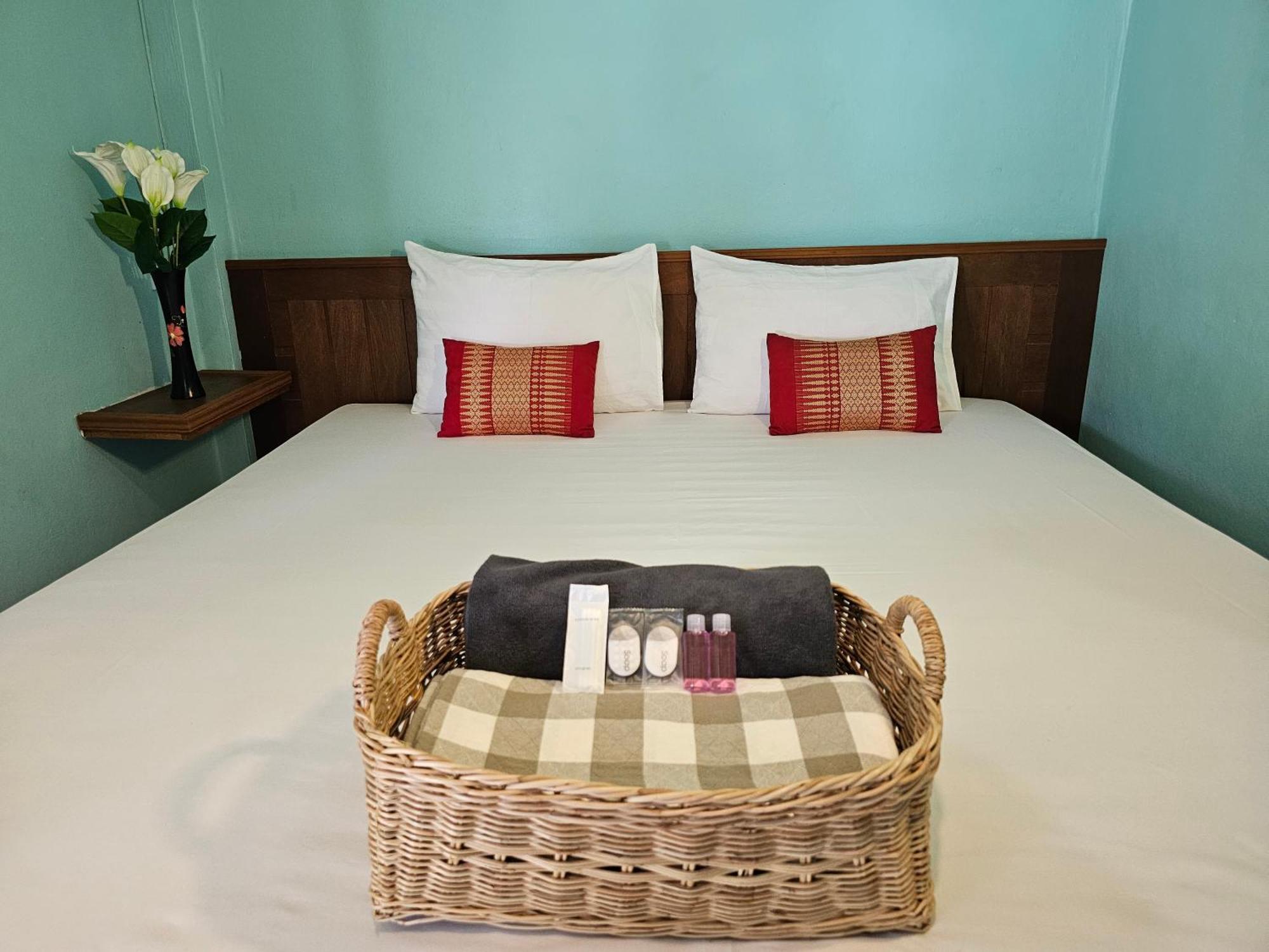 Koh Ngai Kaimuk Thong Resort Exteriör bild